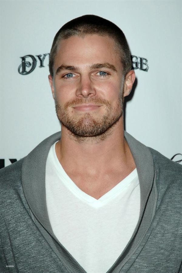 Stephen Amell