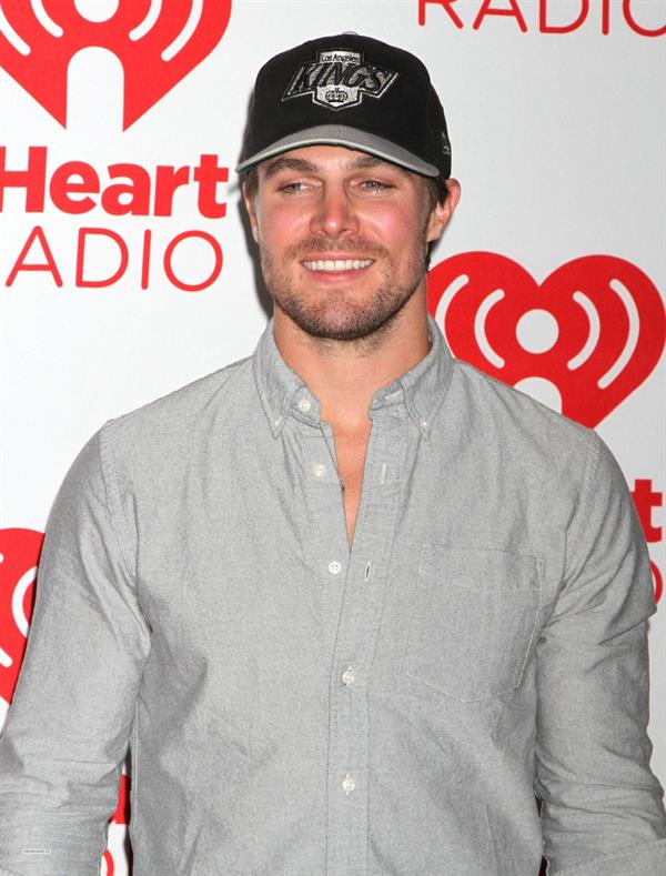 Stephen Amell