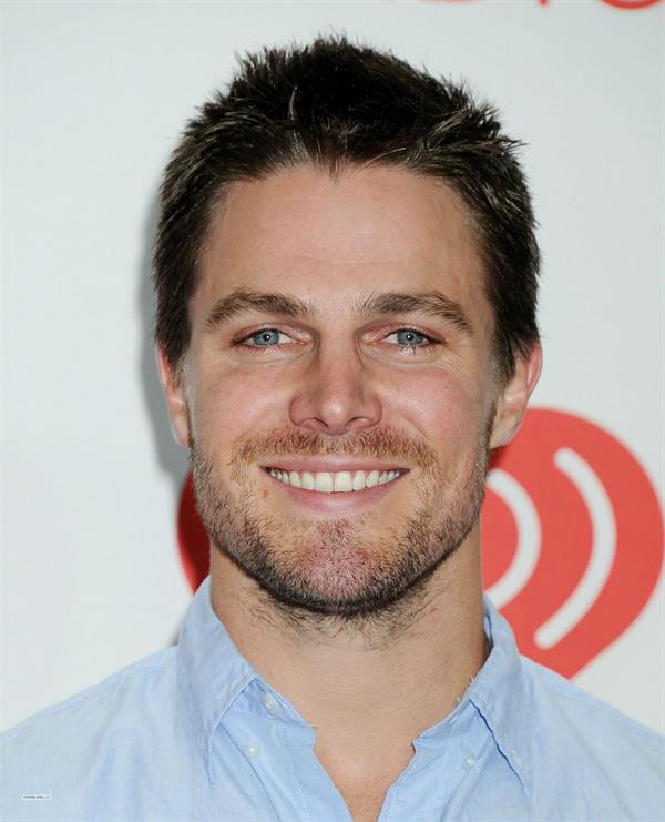 Stephen Amell