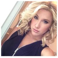 Savannah Chrisley taking a selfie