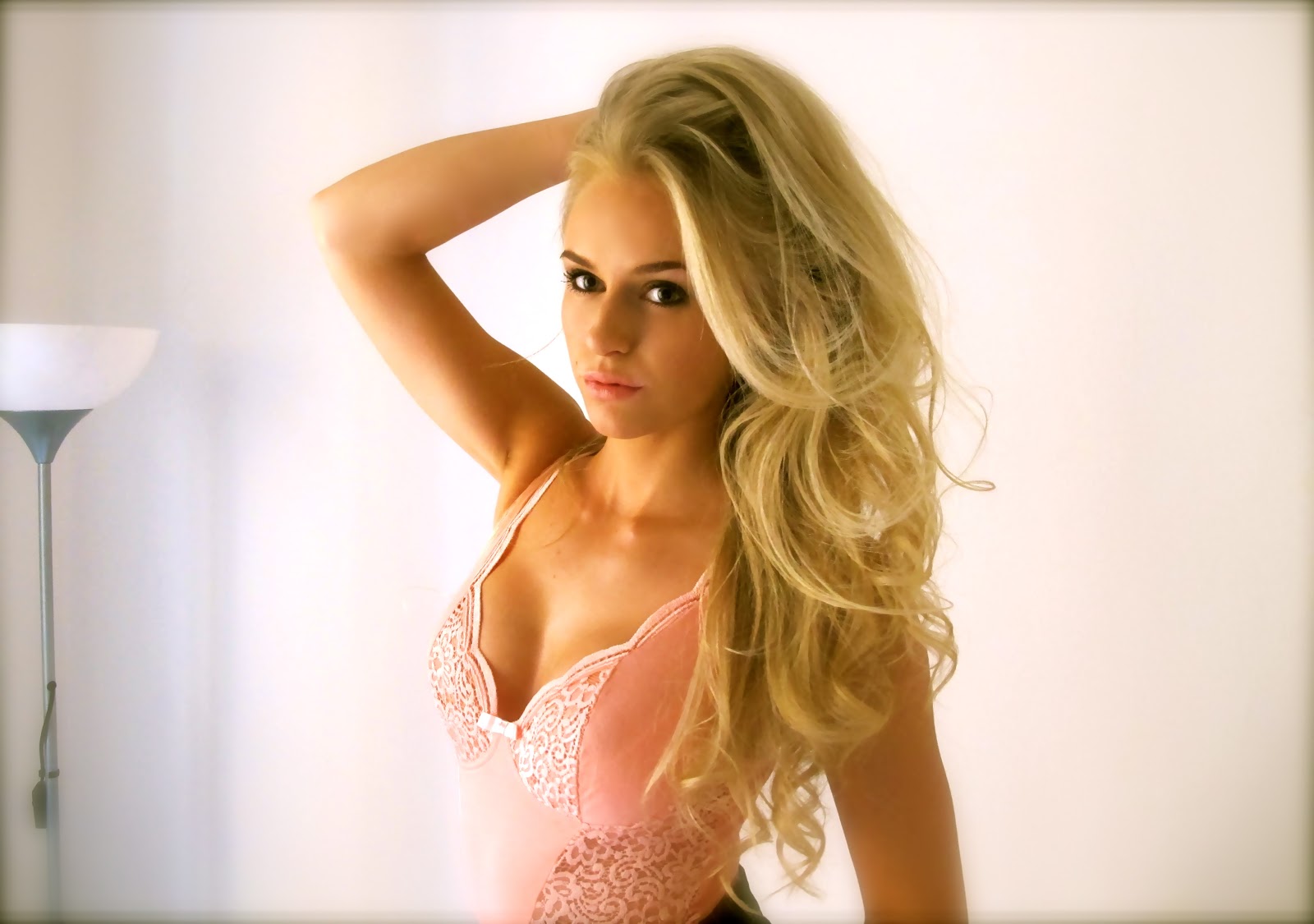 Hot girl перевод. Anna camner. Anna Nystrom обои. Anna88888888 модель. Anna Mässrur фото.