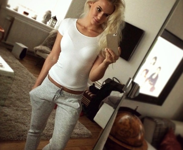 Anna Nyström taking a selfie