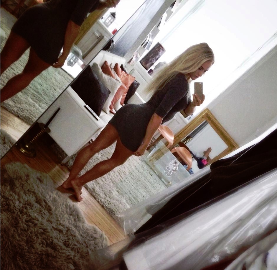 Anna Nyström taking a selfie