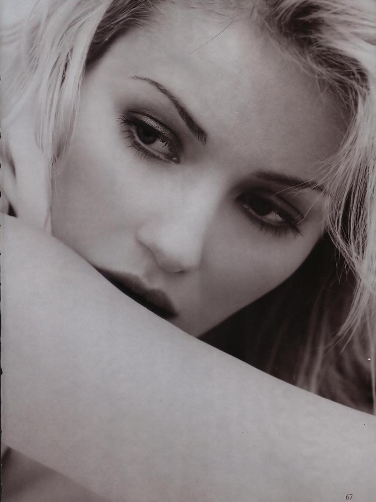 Elisha Cuthbert