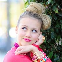 Gracie Dzienny Pictures Gracie Dzienny