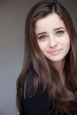 Holly Earl