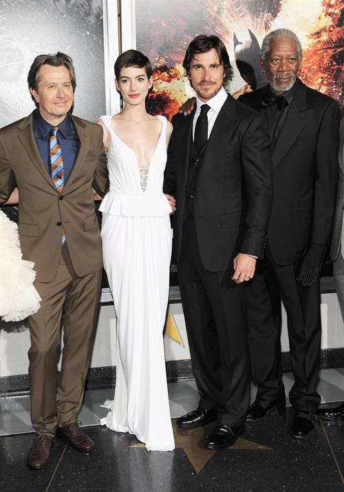 Anne Hathaway Pictures Anne Hathaway attending the Dark Knight Rises premiere in New York on July 15, 2012