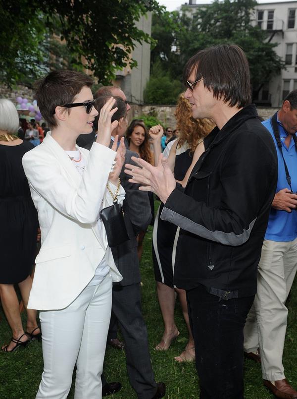 Anne Hathaway Stella McCartney Spring 2012 Presentation Dinner on June 11, 2012