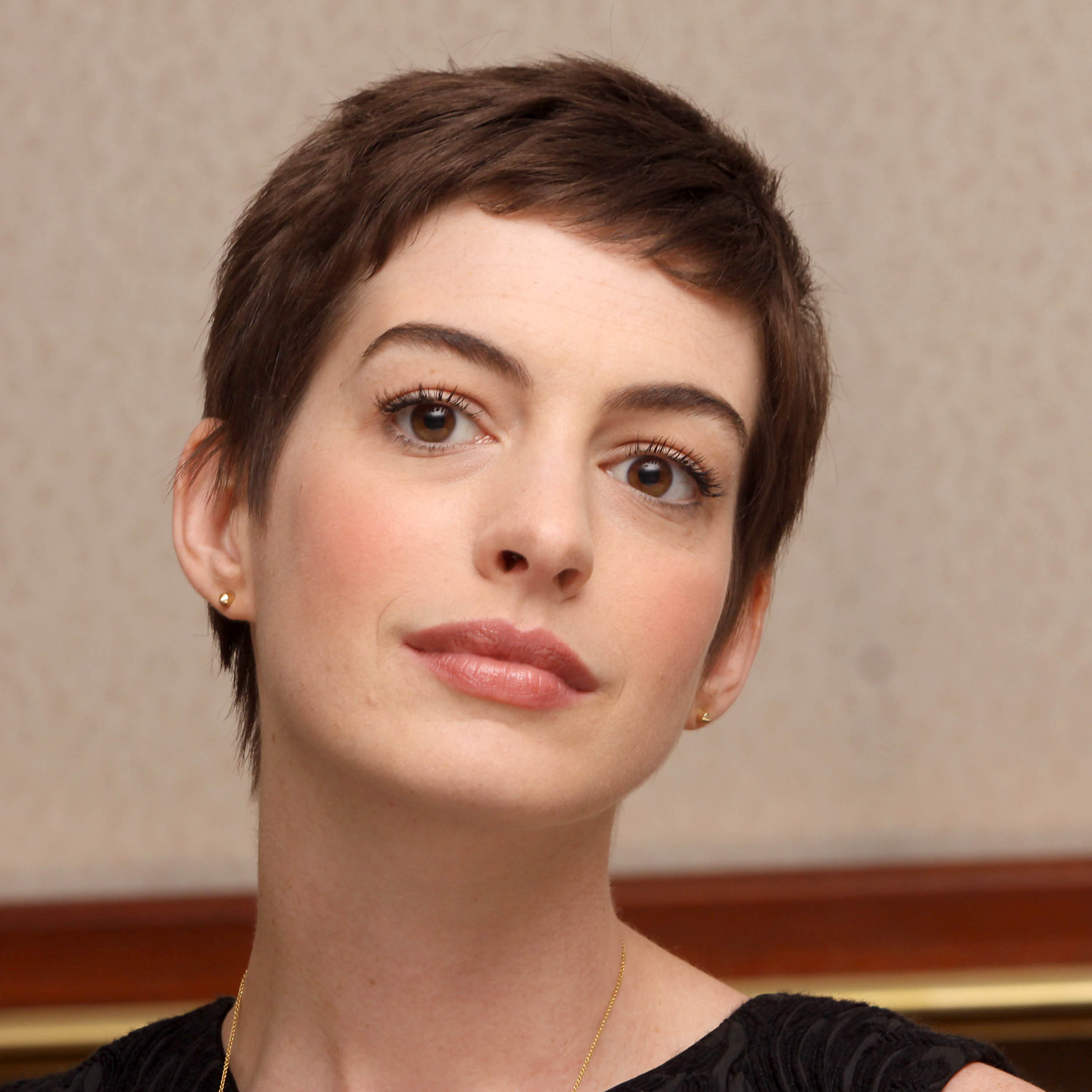 anne-hathaway