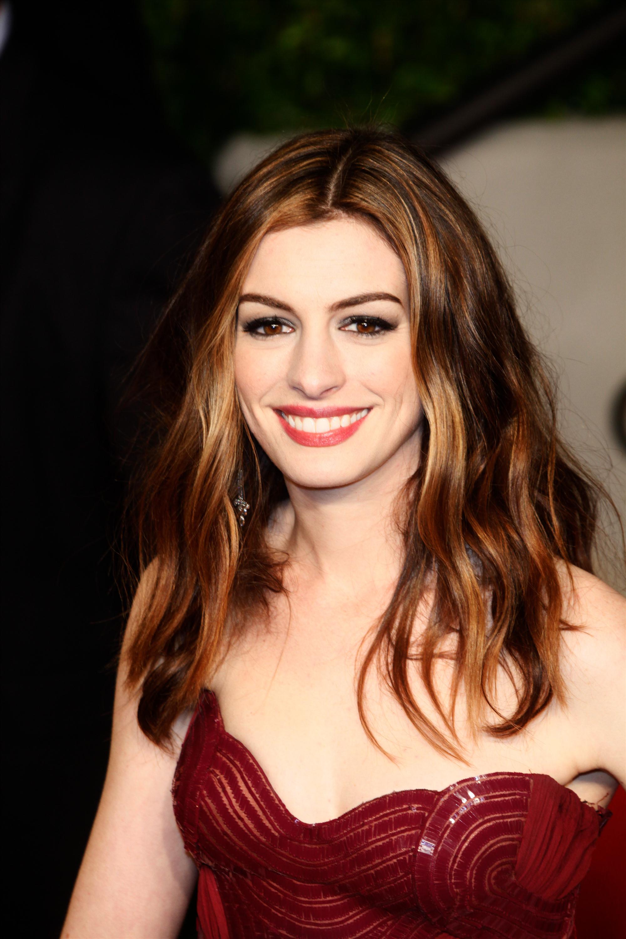 Anne Hathaway Vanity Fair Oscar Party on February 27, 2011
