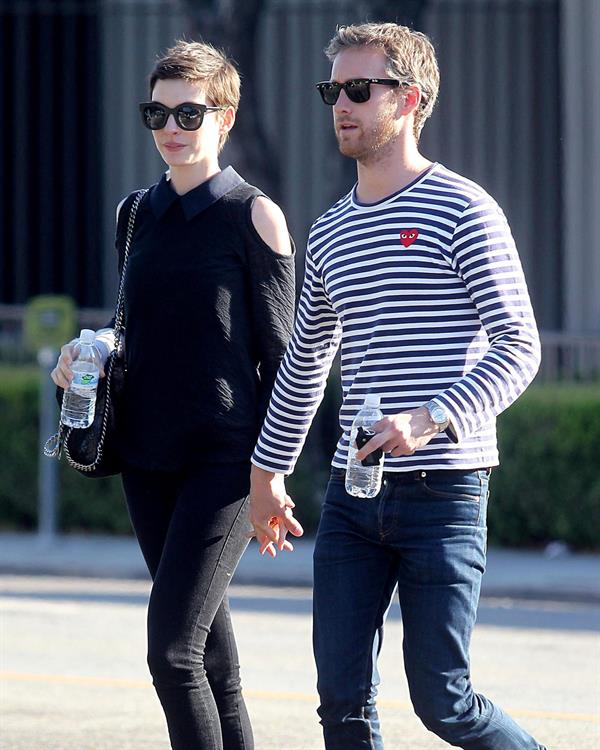 Anne Hathaway shopping in Los Angeles on June 22, 2012