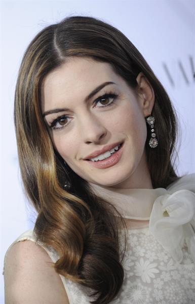 Anne Hathaway Love & Other Drugs screening at the DGA Theater in New York City on November 16, 2010