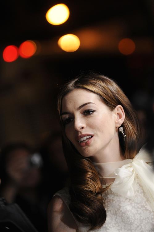 Anne Hathaway Love & Other Drugs screening at the DGA Theater in New York City on November 16, 2010