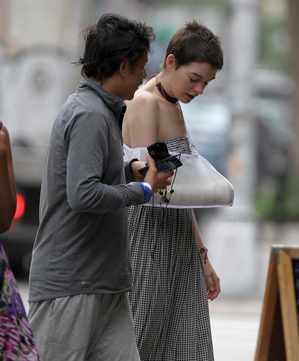 Anne Hathaway out for lunch in Brooklyn New York City on May 30, 2012