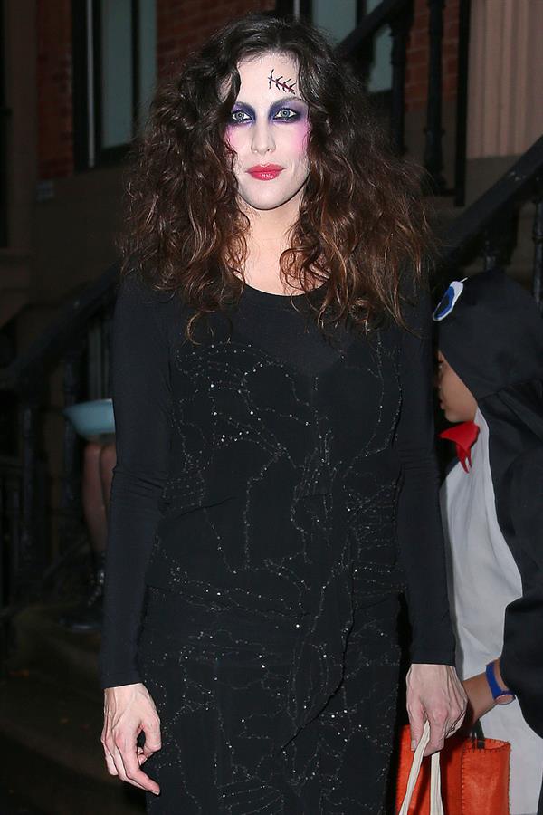 Liv Tyler as Frankenstein's bride in black for Halloween