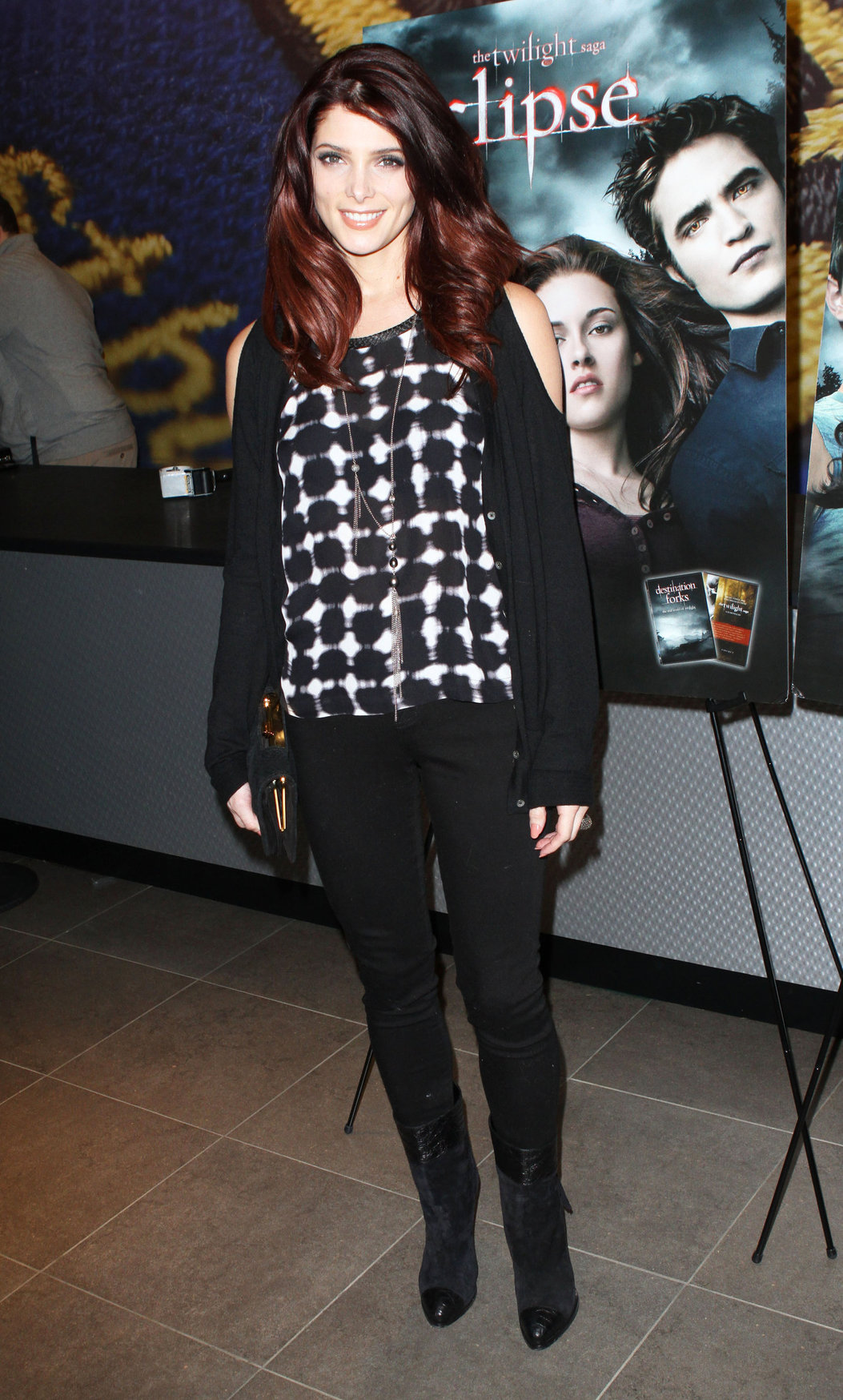 Ashley Greene Twilight Saga Eclipse signing Best Buy in New York on December 17, 2010