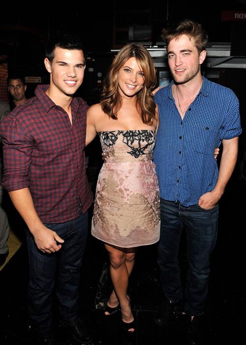 Ashley Greene Pictures Ashley Greene 2010 Teen Choice Awards at the Gibson Amphitheatre on August 8