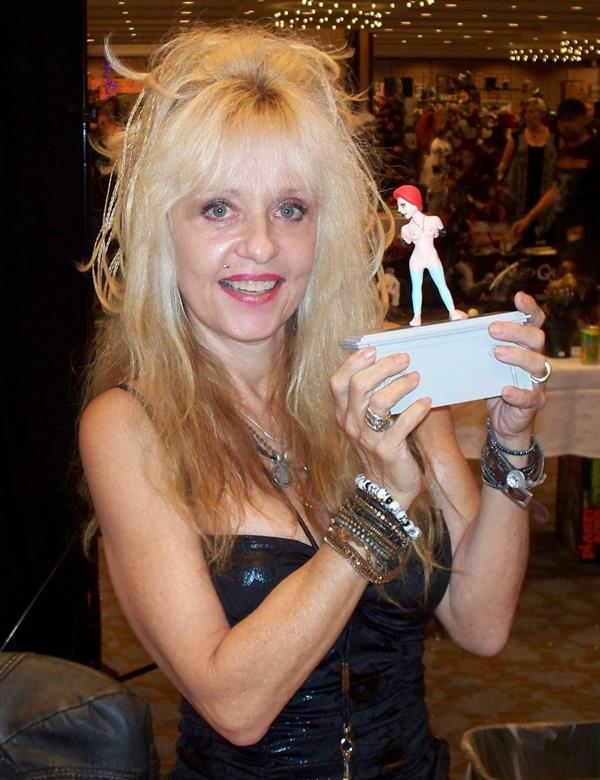 Linnea Quigley