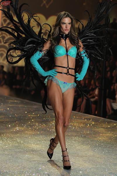 Alessandra Ambrosio in lingerie