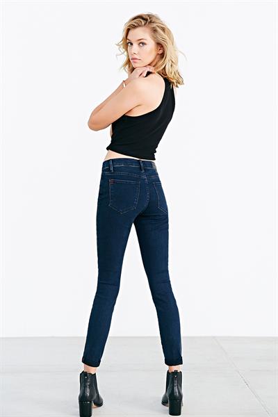 Stella Maxwell - ass