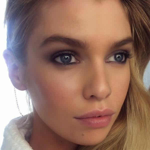 Stella Maxwell