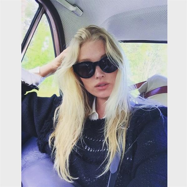 Elsa Hosk taking a selfie