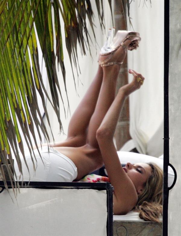 Alessandra Ambrosio modelling in Miami in 2007 