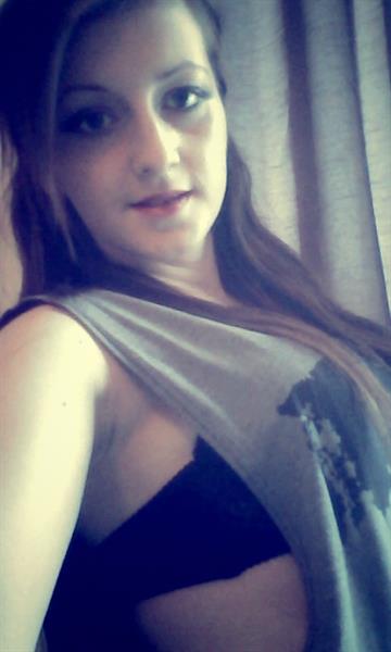 Nagy Anita taking a selfie