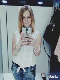 Stella Pusok taking a selfie