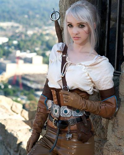 Lyz Brickley- Ciri Cosplay