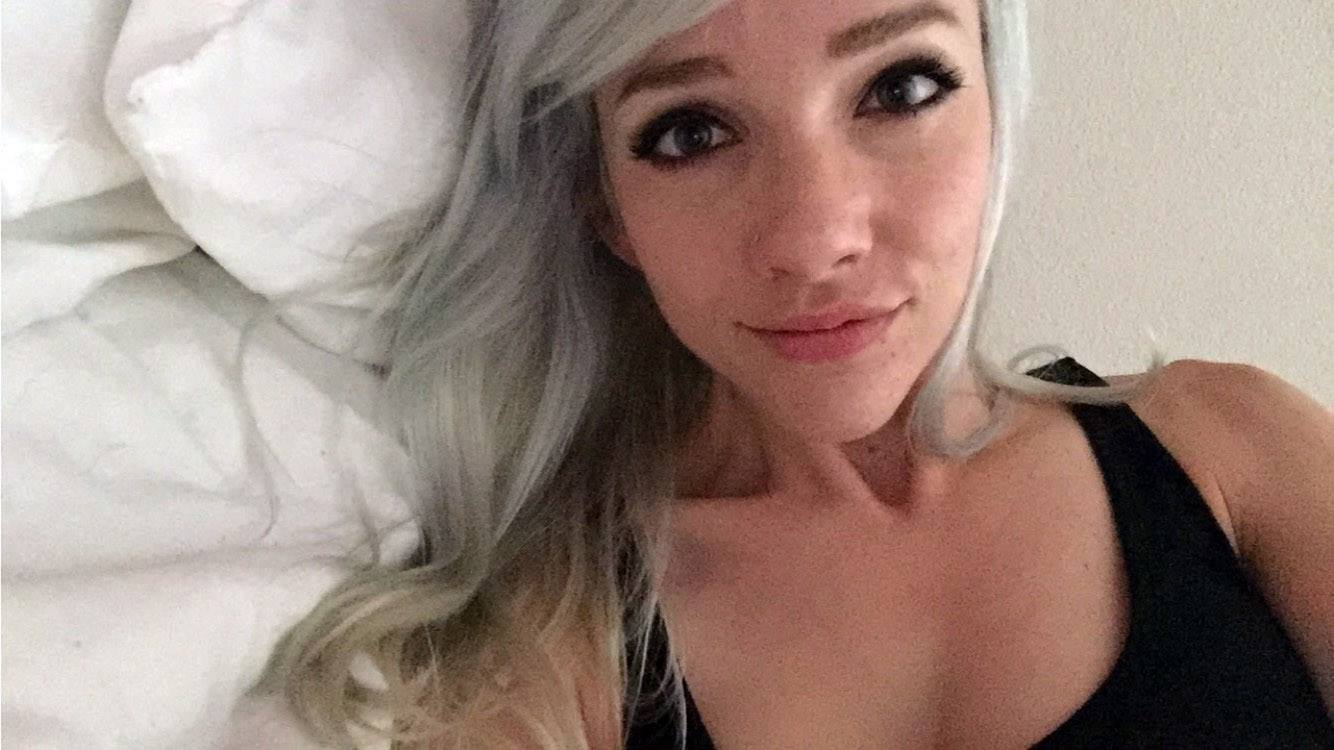 Lyz Brickley taking a selfie