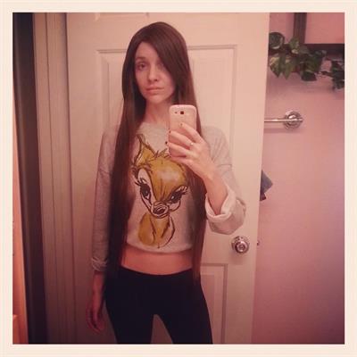 Lyz Brickley taking a selfie