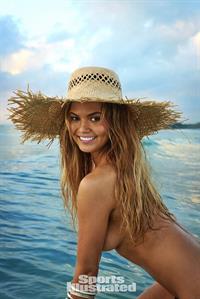 Chrissy Teigen - Sports Illustrated Swimsuit 2016