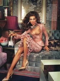 Karlie Kloss in lingerie