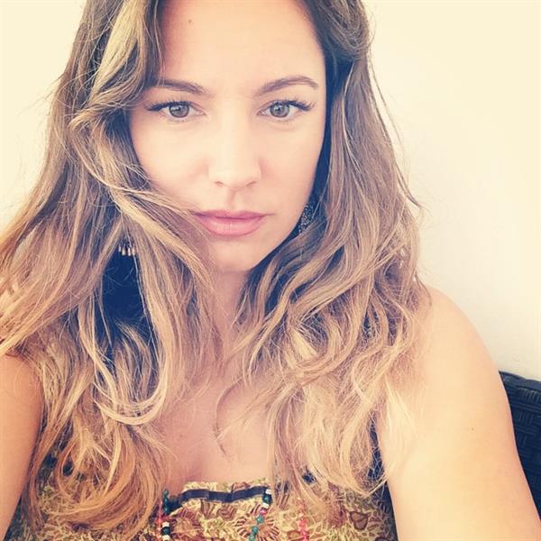 Kelly Brook taking a selfie