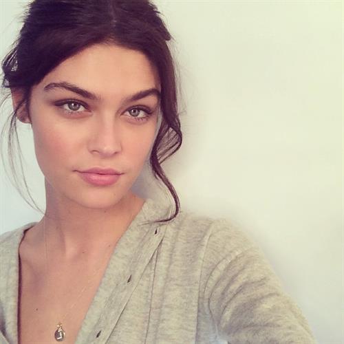 Lauren Layne taking a selfie