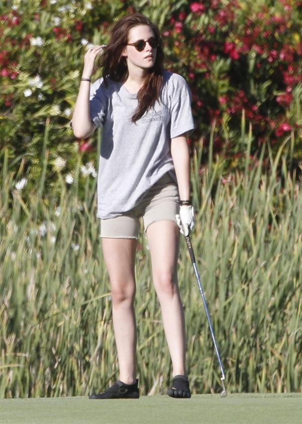 Kristen Stewart out golfing