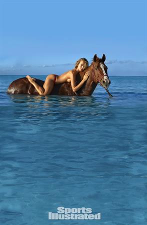 Hannah Ferguson - Sports Illustrated Swimsuit 2016