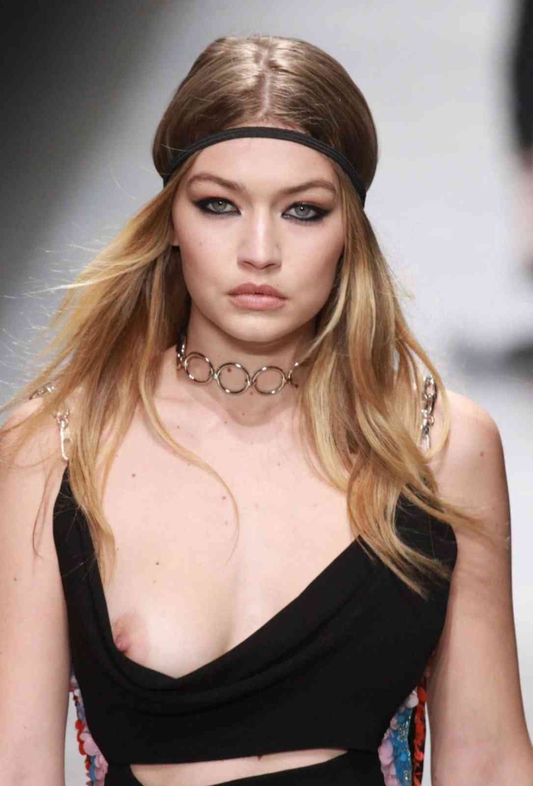 Gigi Hadid Nipslip. Rating = 7.74/10