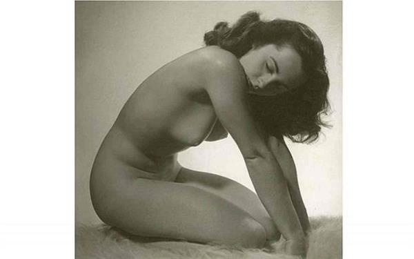 Elizabeth Taylor - breasts