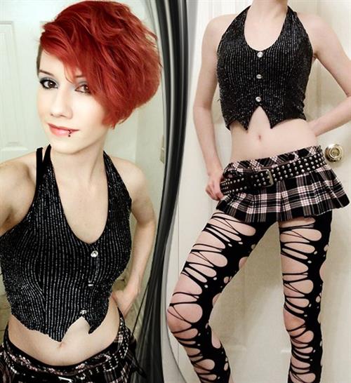 Lou Daza taking a selfie