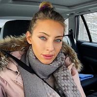 Alessia Tedeschi taking a selfie