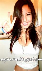 Angie Varona taking a selfie
