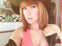 Lyv Alekzandra taking a selfie