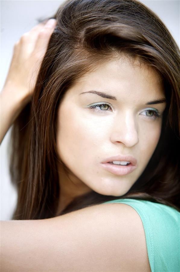 Marie Avgeropoulos