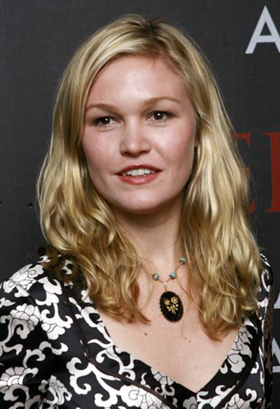 Julia Stiles