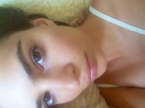 Emily Ratajkowski taking a selfie