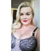 Lilli Luxe in lingerie