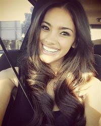 Bryiana Noelle taking a selfie