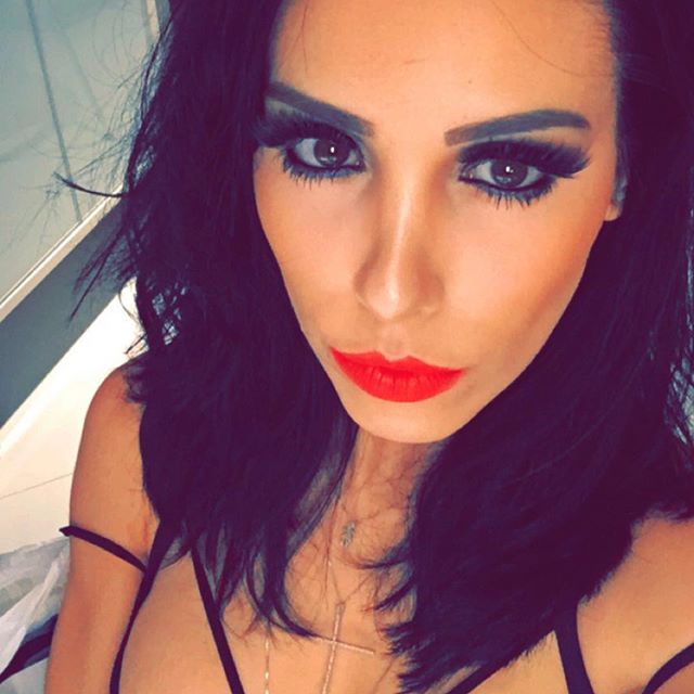 Bella Falconi taking a selfie